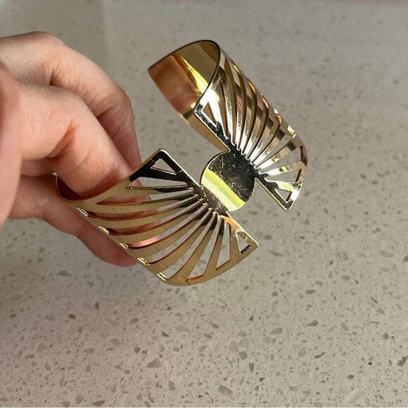 Geometric Style Hollow Out Open Bracelet - Picture 7 of 9